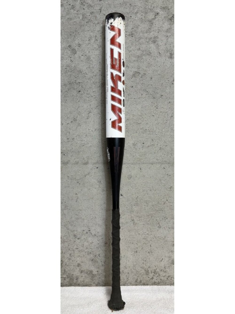 RARE MIKEN MV1 Model SPMVMU 34in 28oz Softball Bat USSSA Approved